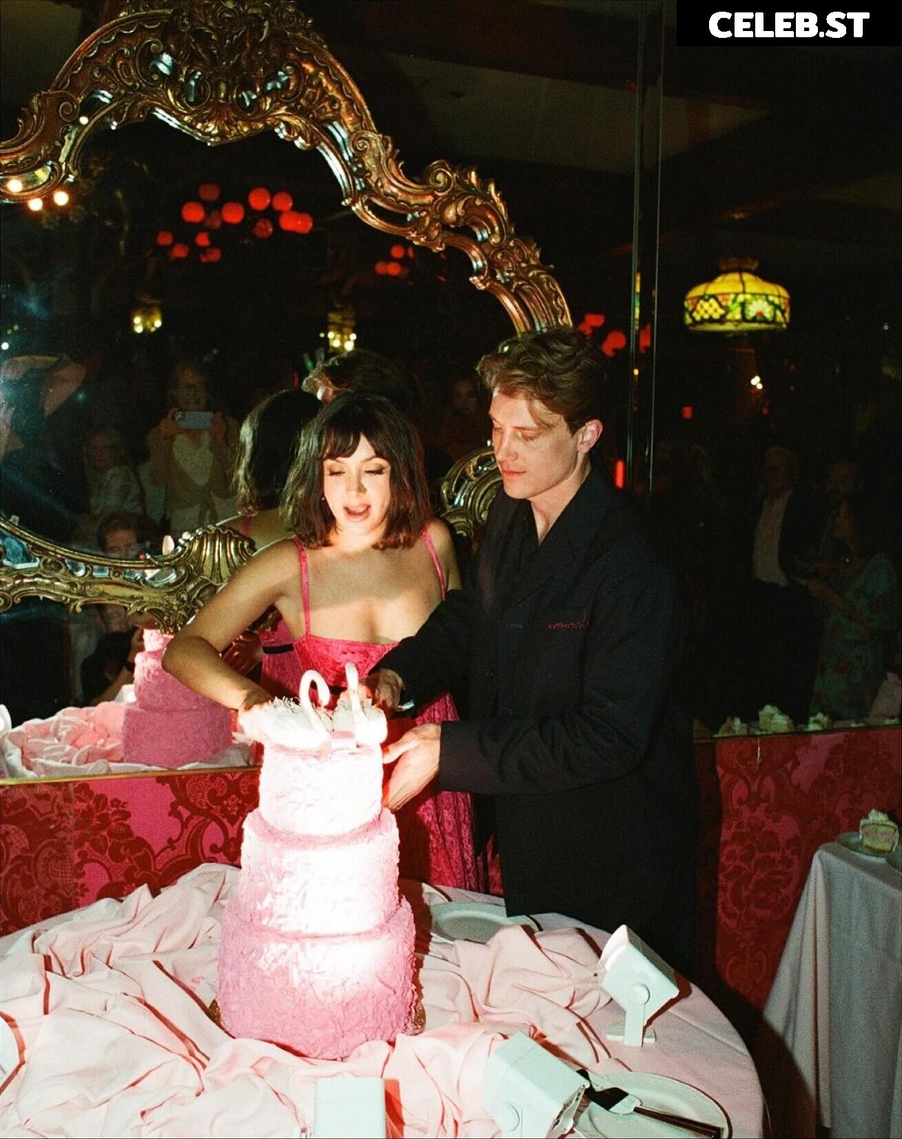 Hannah Marks Image 19695367