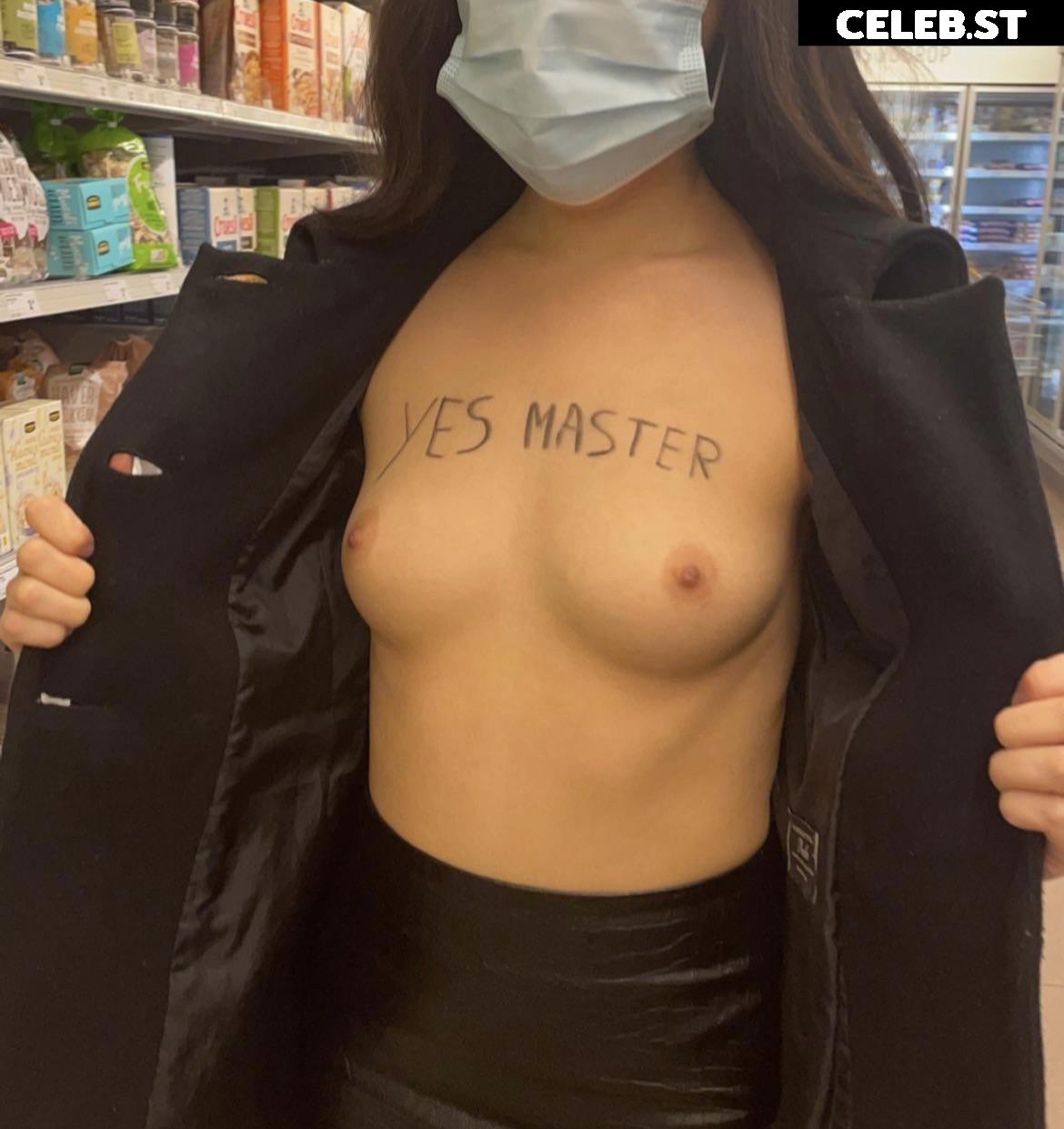 AdrianaLavita Image 19695343