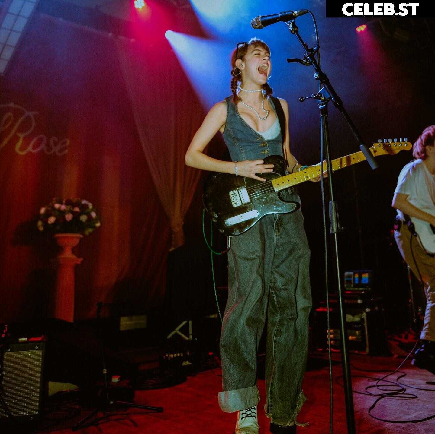 Chloe Slater - Indie Musician Image 19693889