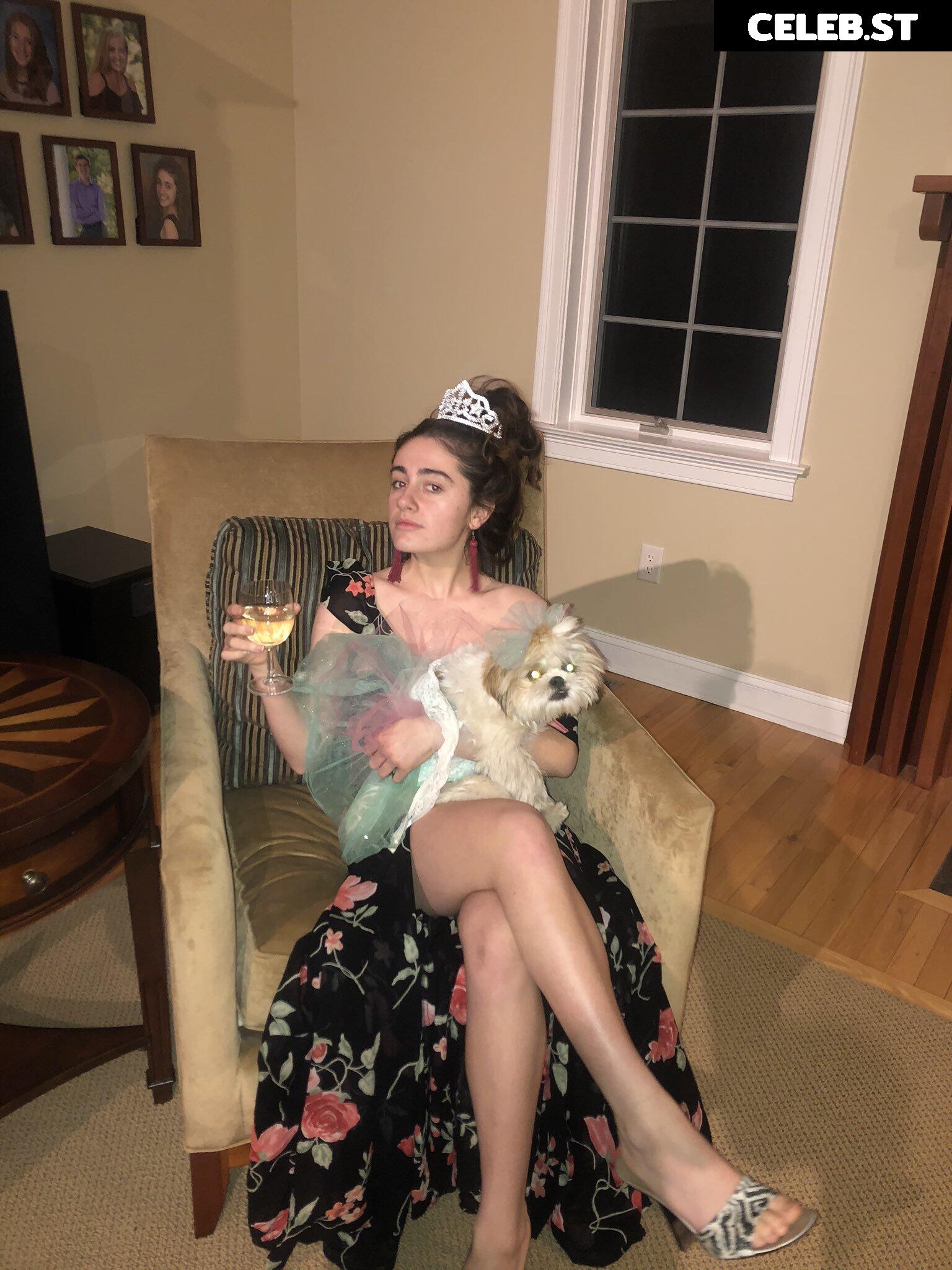 Rachel Anne Sennott Image 19681172