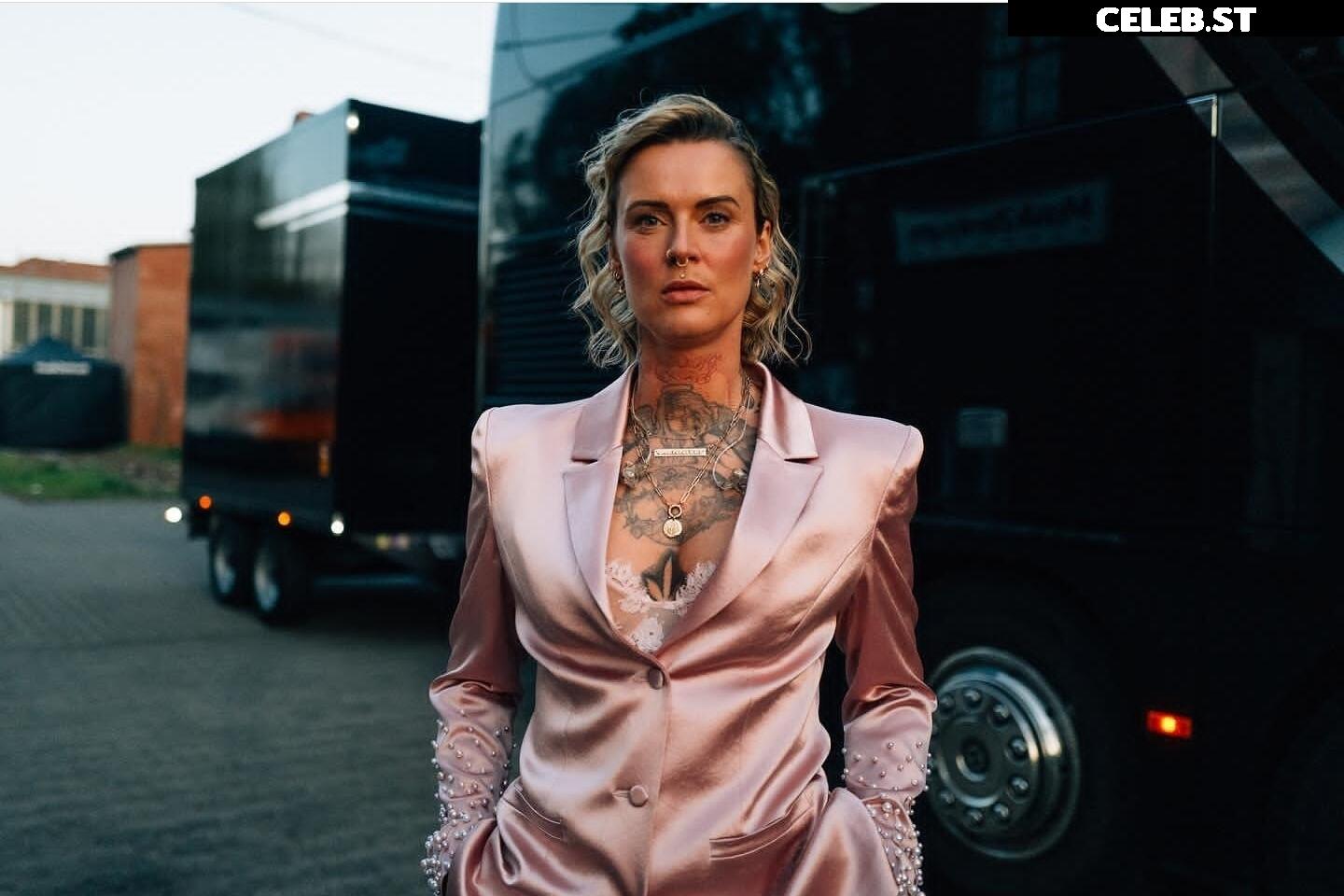 Jennifer Weist Image 1955275