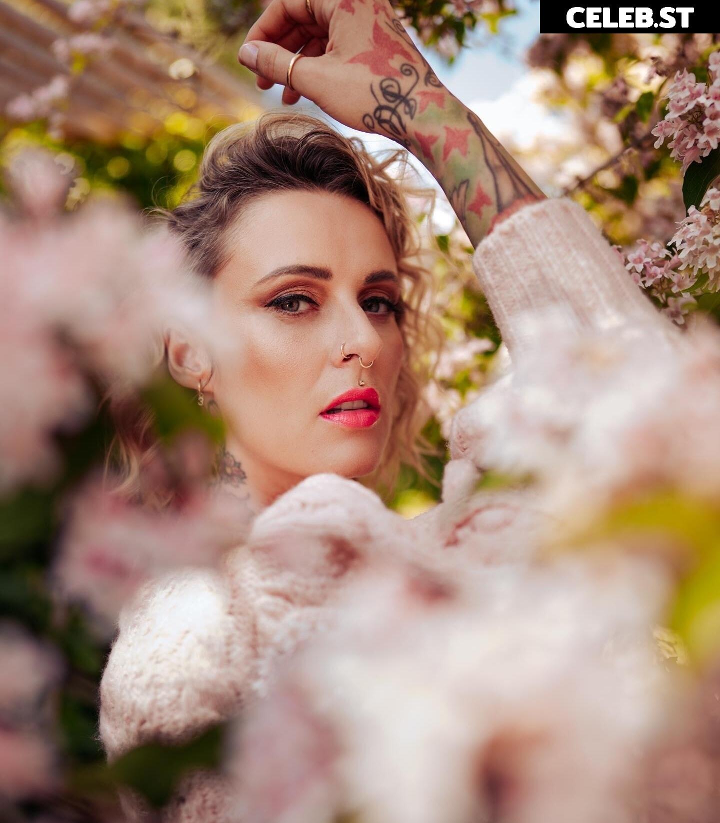 Jennifer Weist Image 1955216