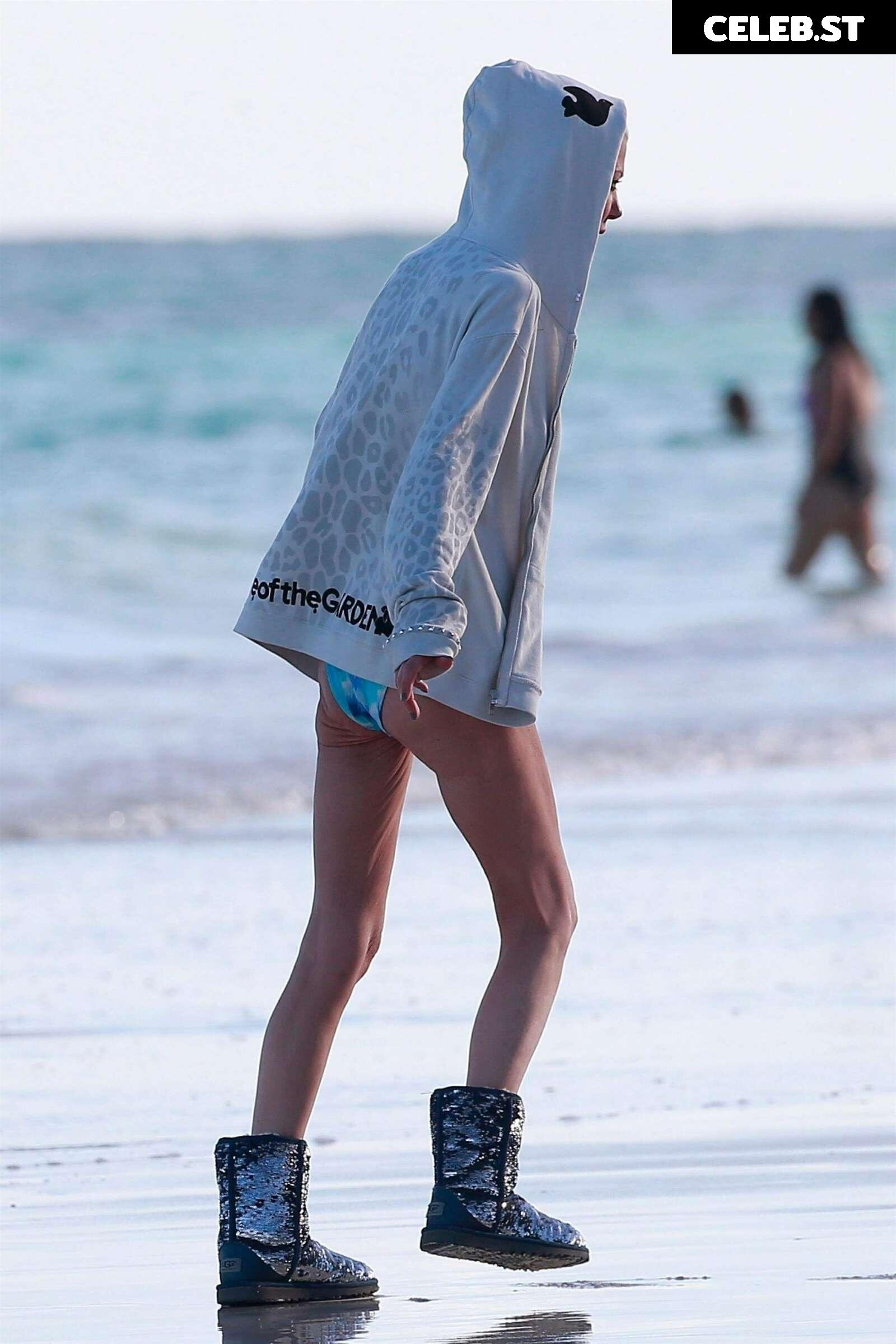 Tara Reid Image 1956893