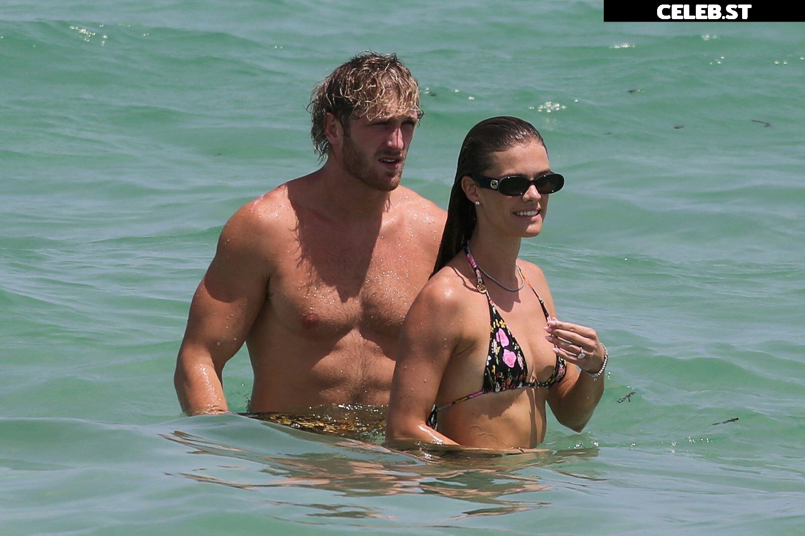 Nina Agdal Image 1956453