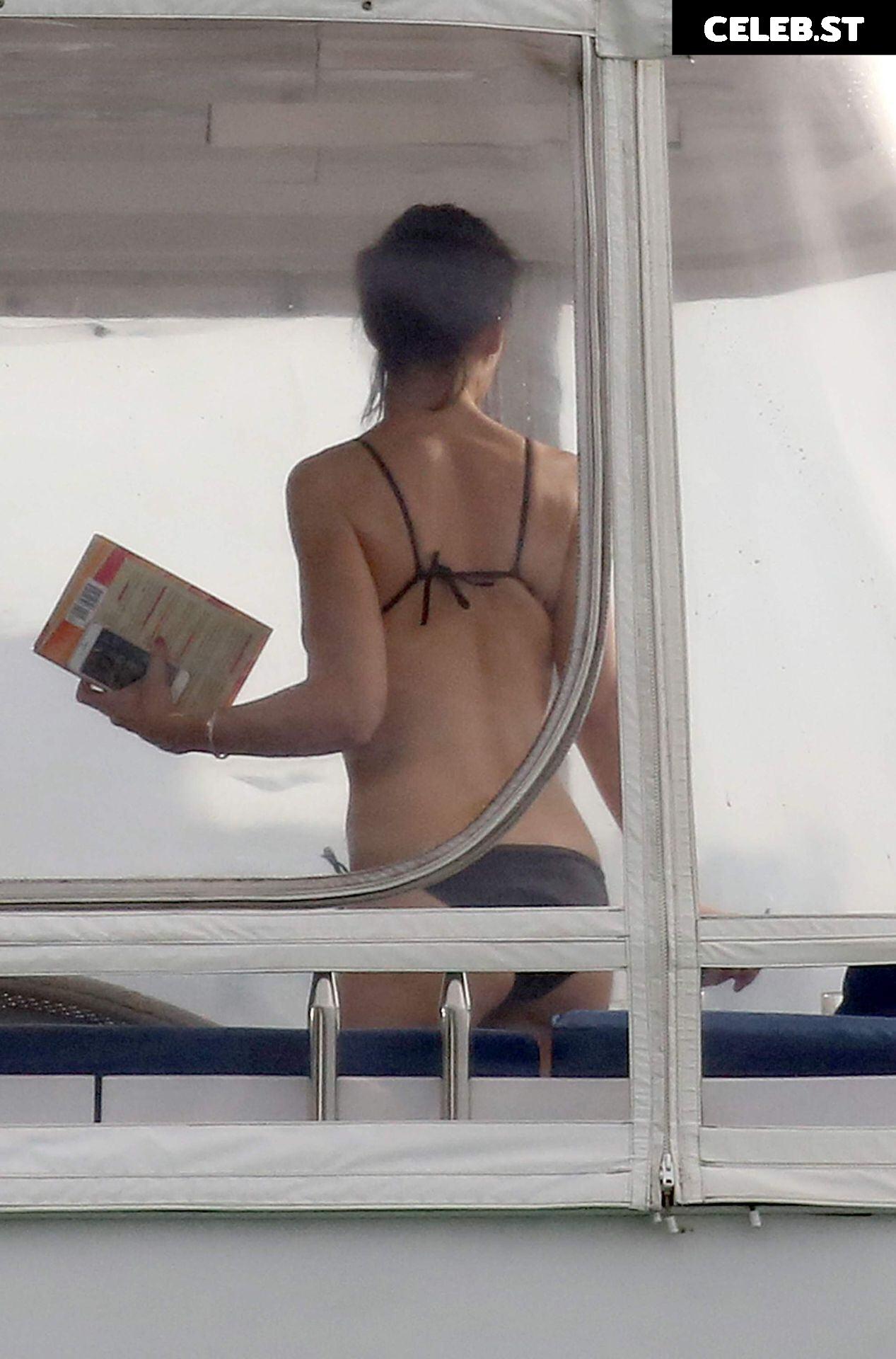 Katie Holmes Image 1957605