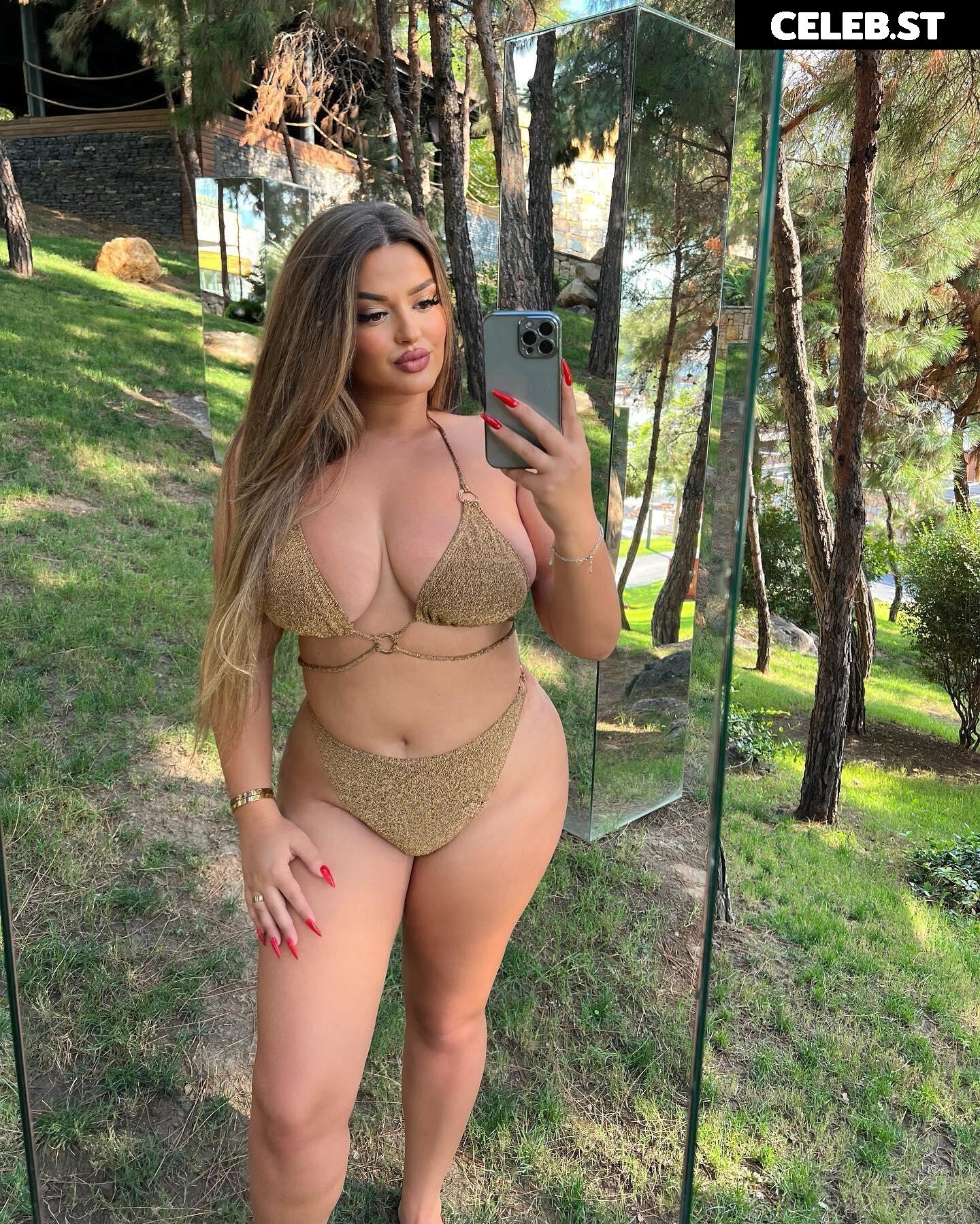 Enca Haxhia Image 1951417