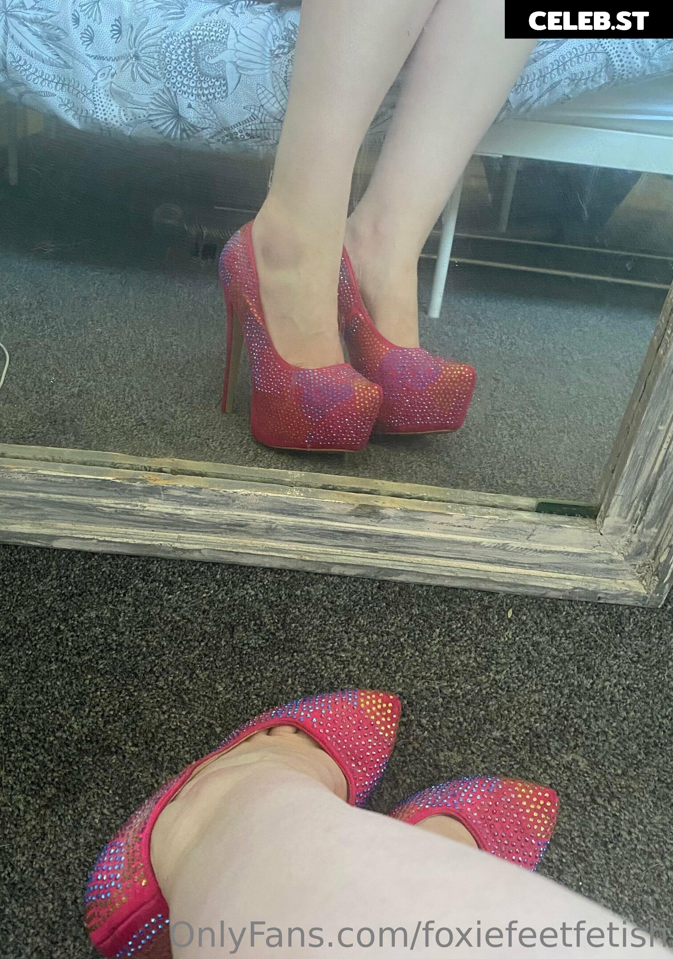 foxiefeetfetish Image 19517416