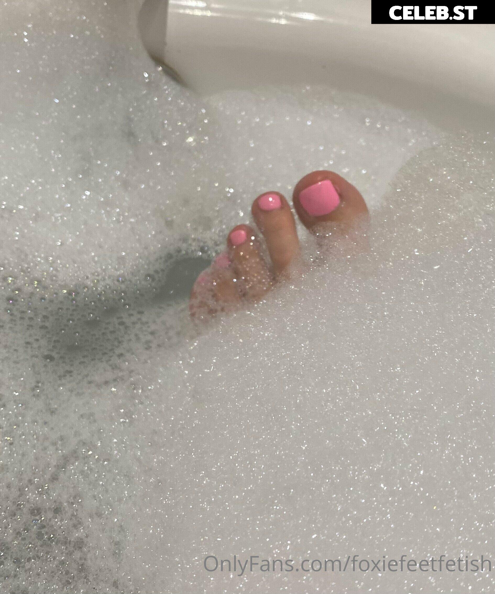 foxiefeetfetish Image 19517162