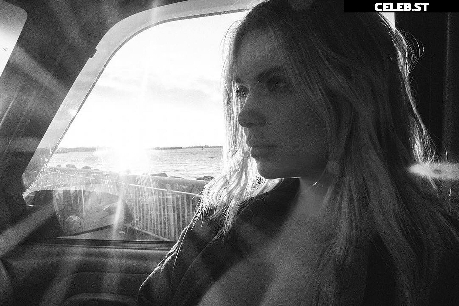 Ashley Benson Image 1952868