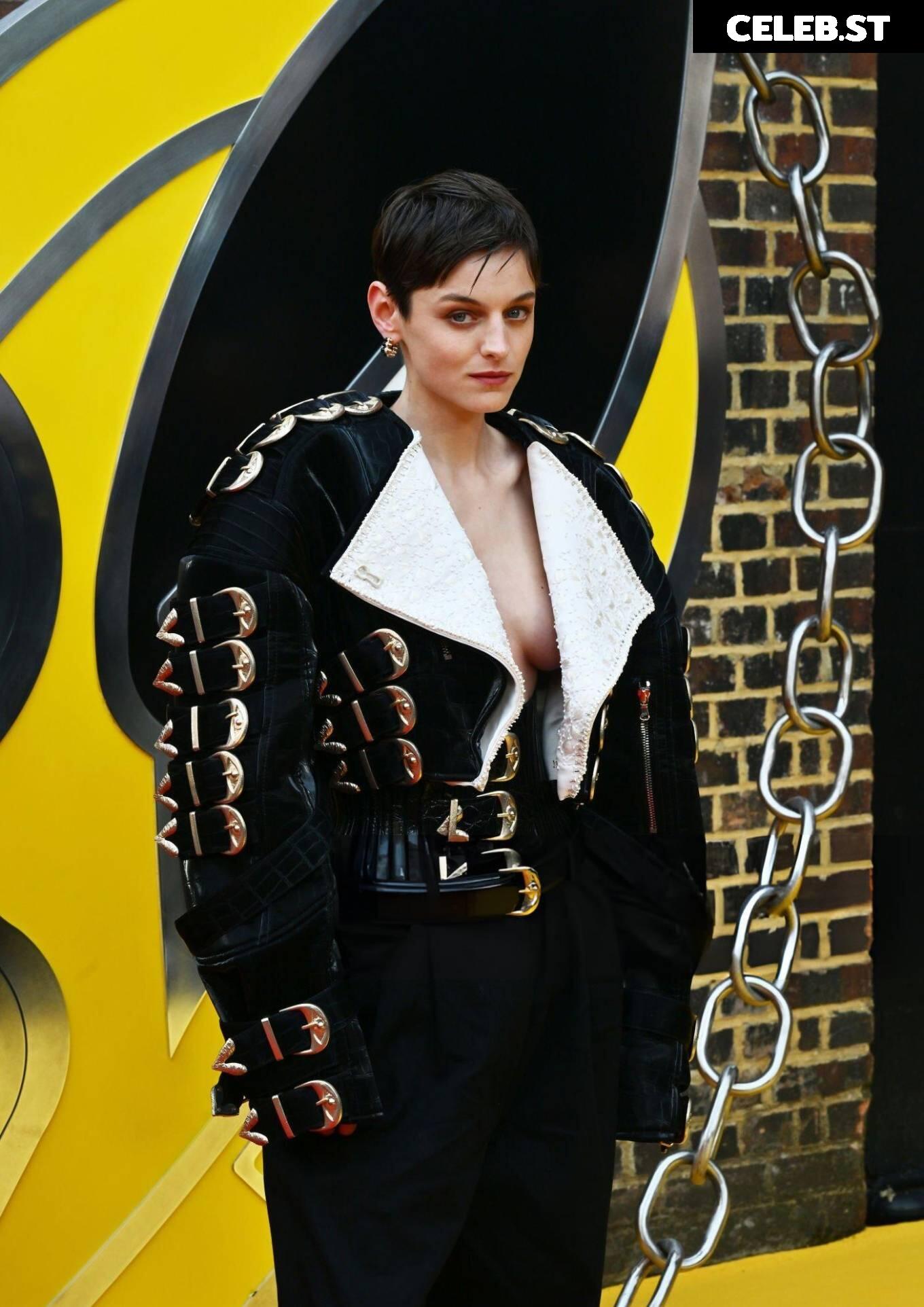 Emma Corrin Image 1950608