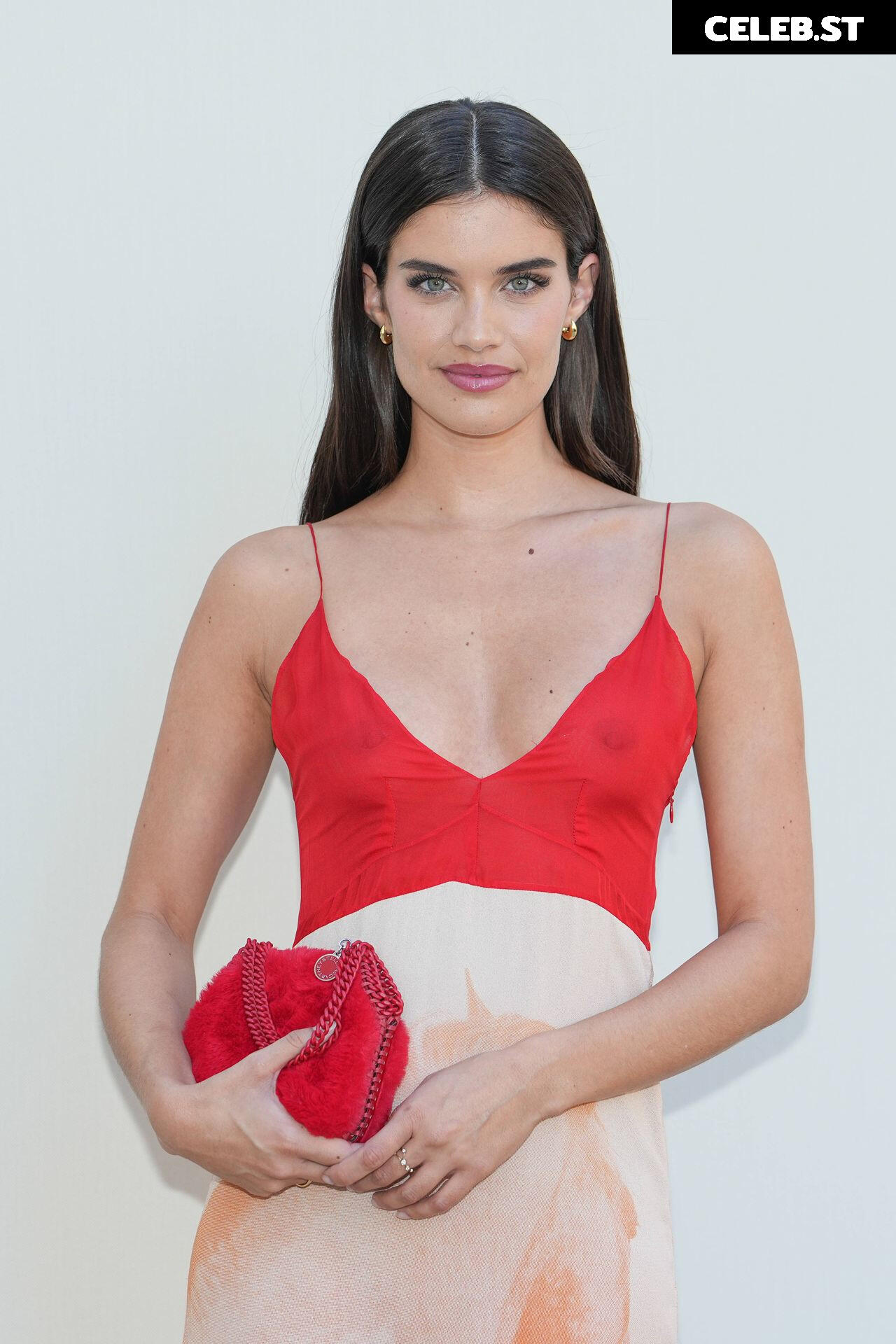 Sara Sampaio Image 1959077