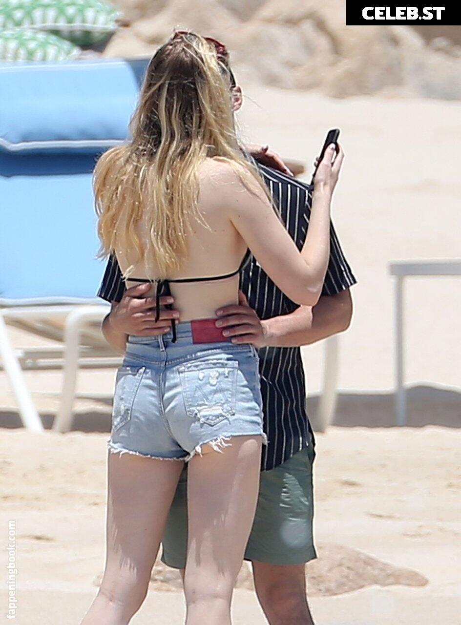 Sophie Turner Image 1958735