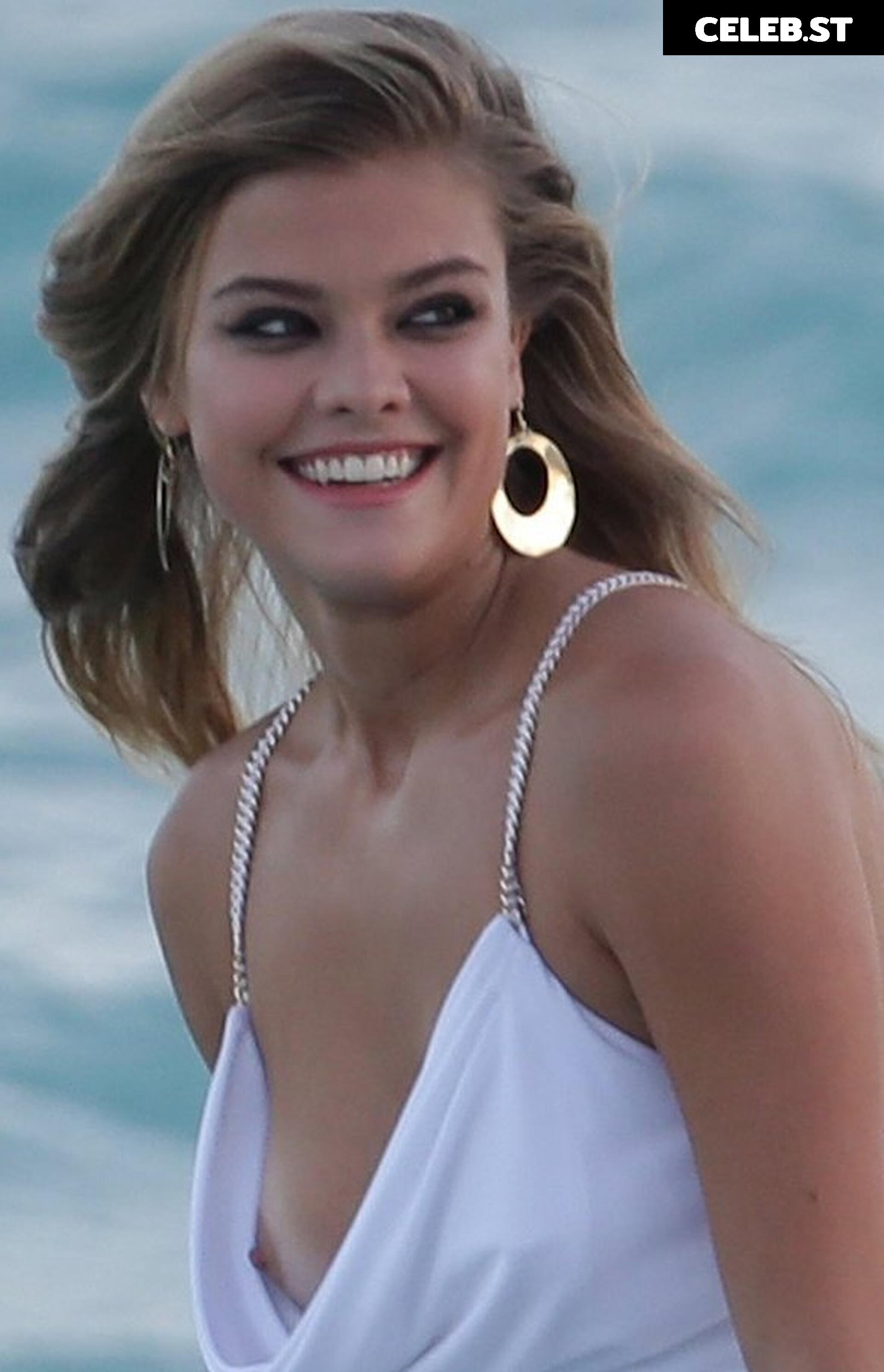 Nina Agdal Image 1958364