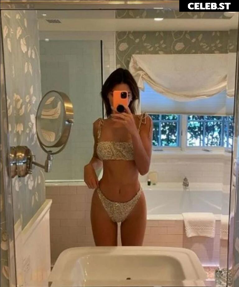 Kendall Jenner Image 1945635
