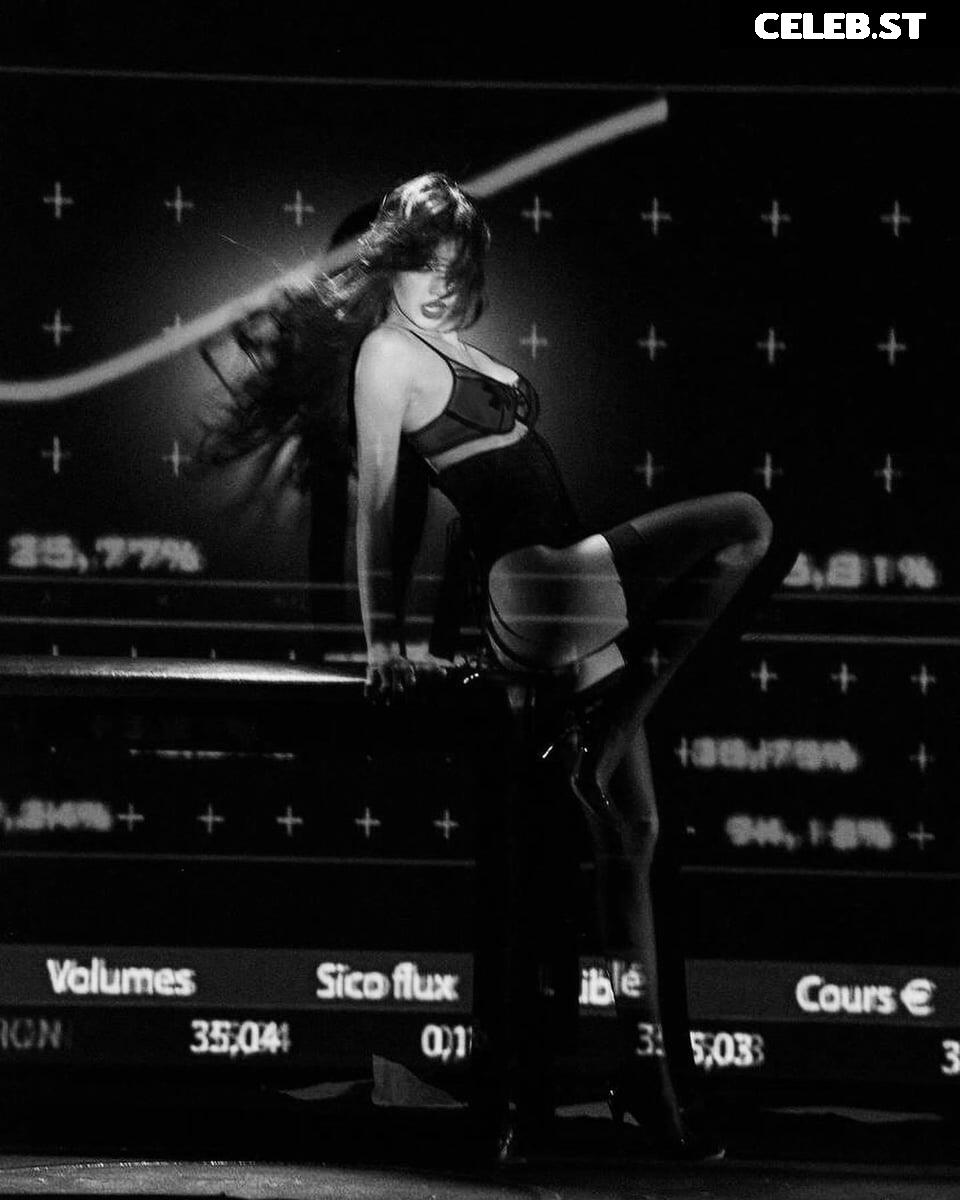 Lisa Manobal Image 1947494