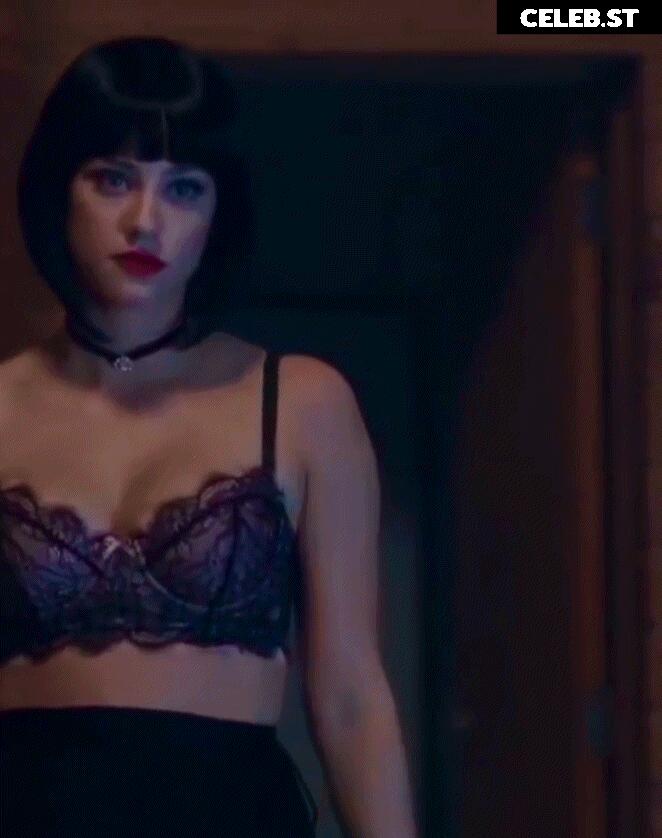 Lili Reinhart Image 1947127