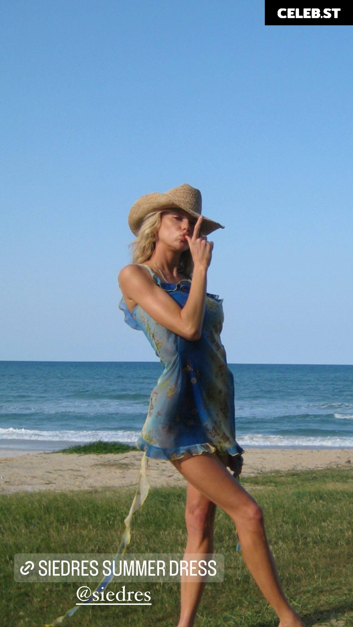 Charlotte McKinney Image 1947975