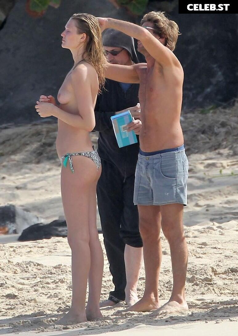 Toni Garrn Image 1944526