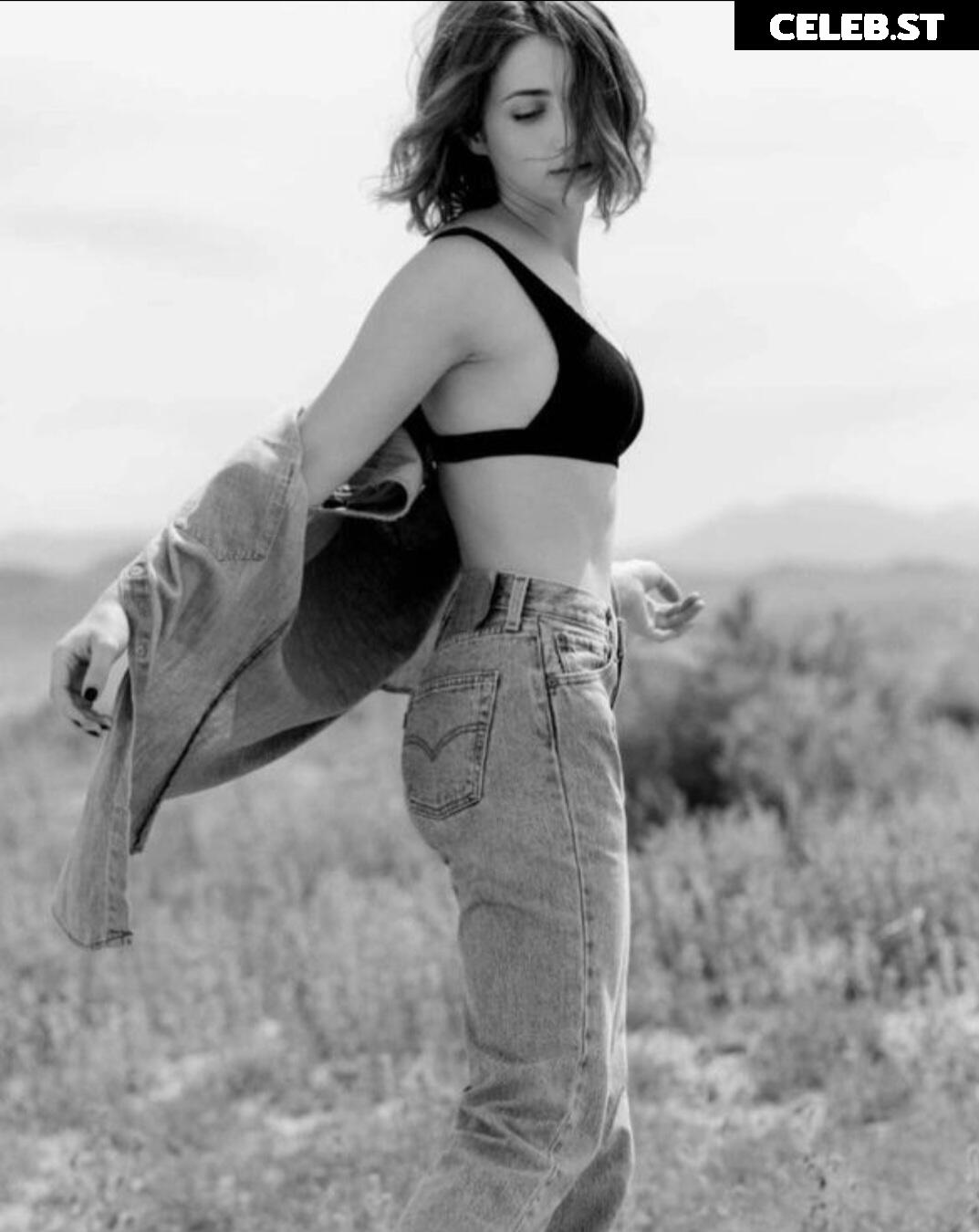 Emily Rudd Image 1941148