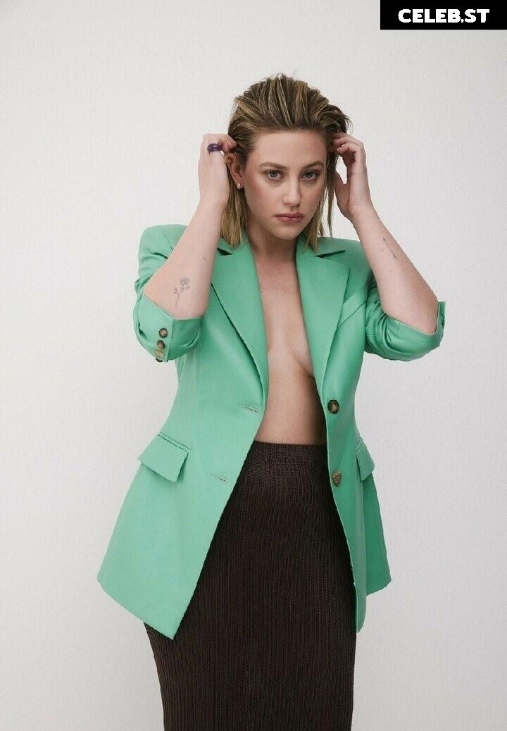 Lili Reinhart Image 1942554
