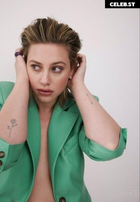 Lili Reinhart Image 1942756