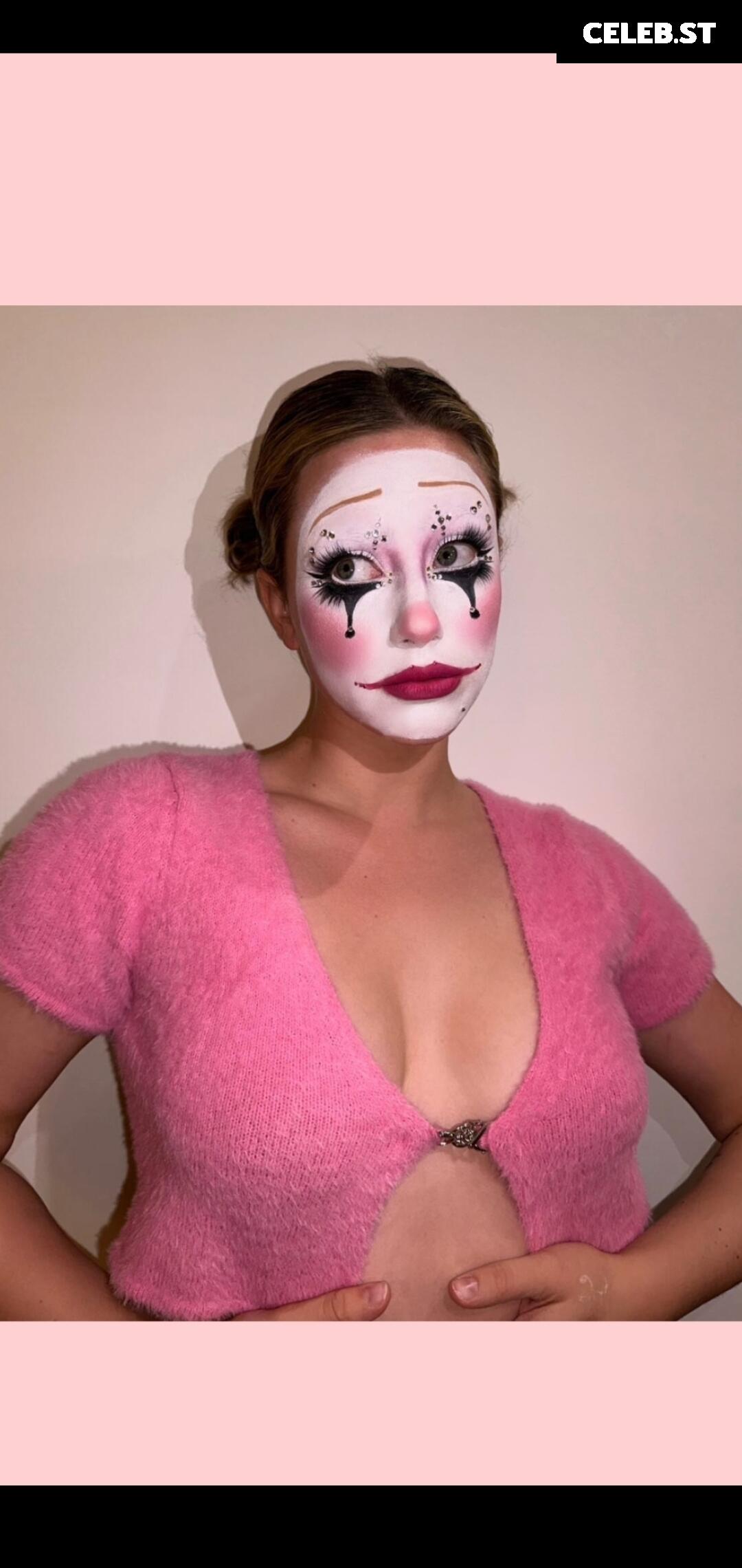 Lili Reinhart Image 1942992