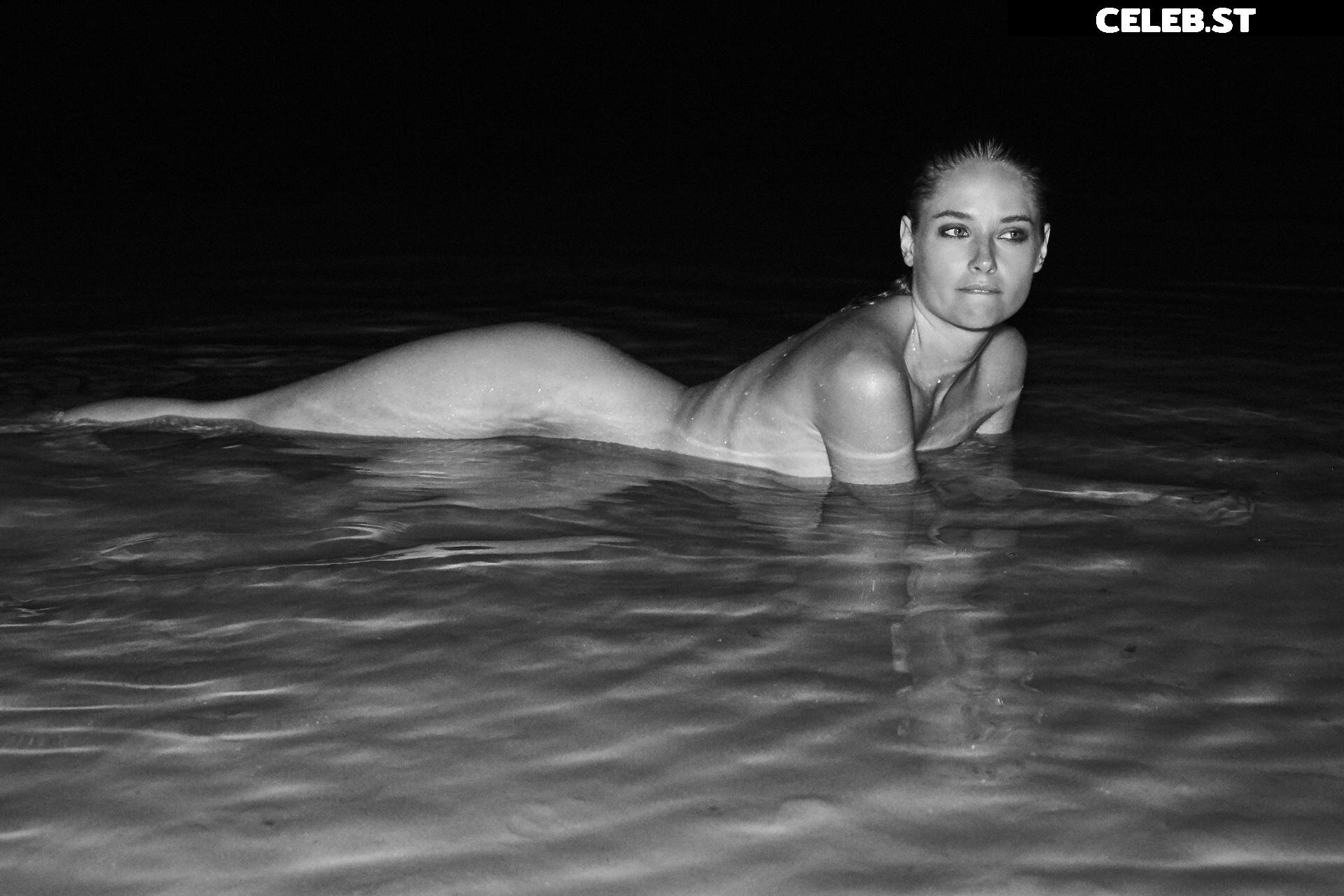 Genevieve Morton Image 1943536