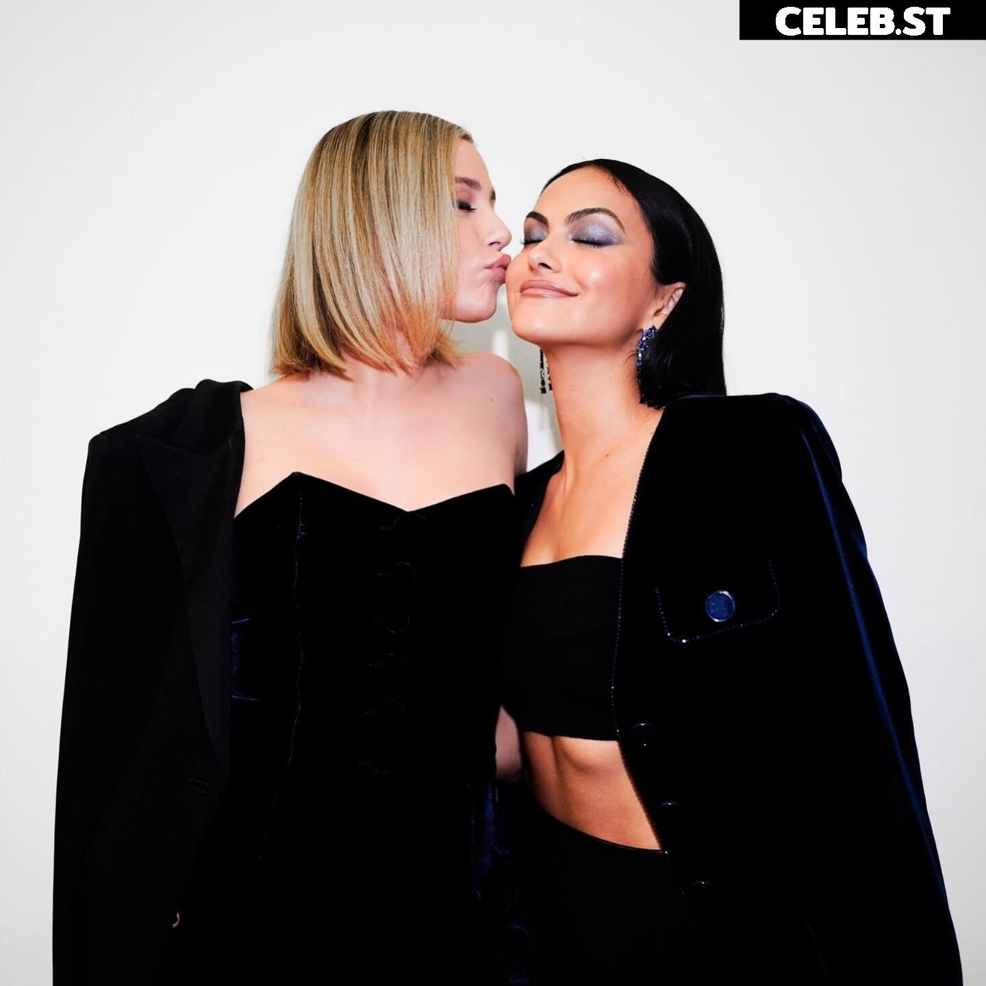 Lili Reinhart Image 1943760