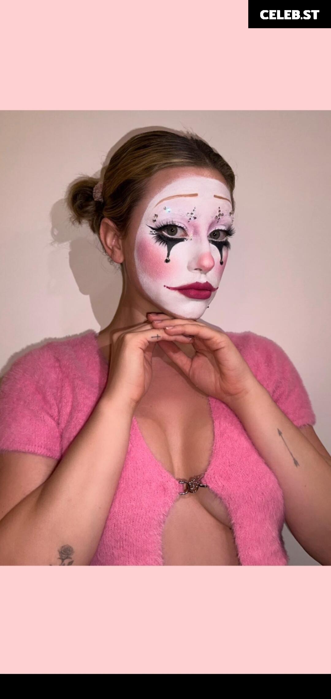 Lili Reinhart Image 1943040