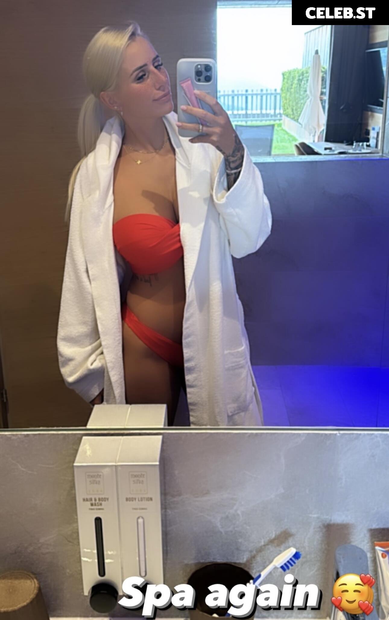 Carina Spack Image 1943239