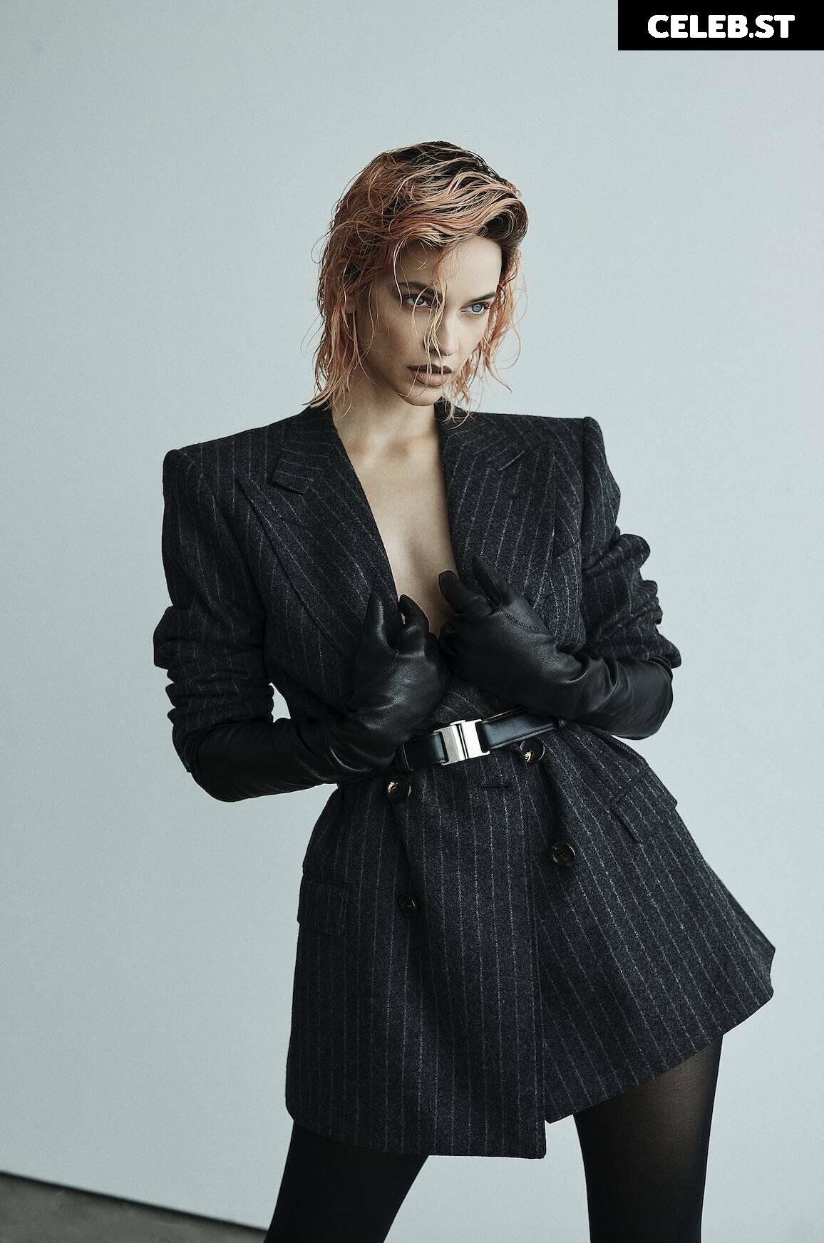 Barbara Palvin Image 1943971