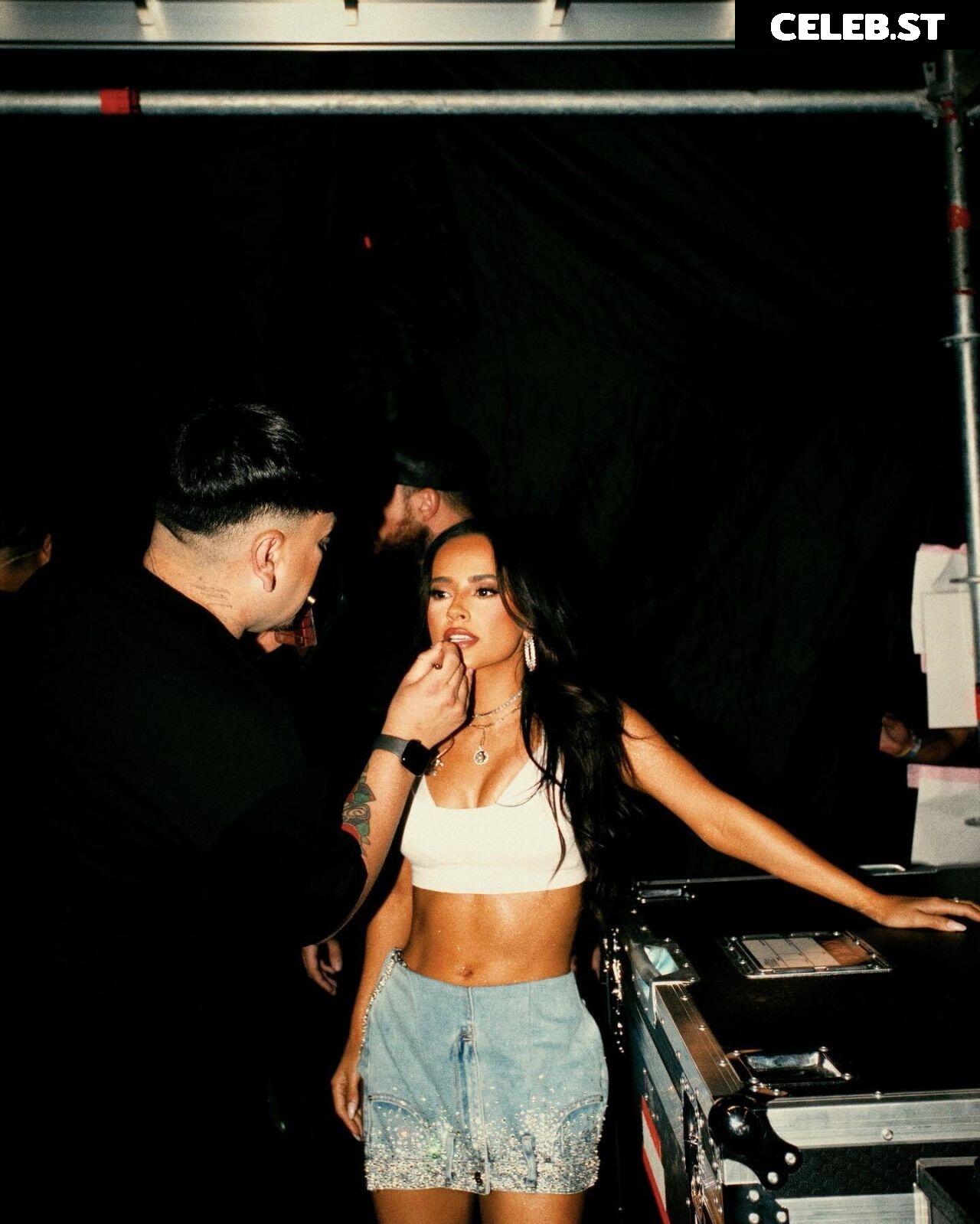 Becky G Image 1940129