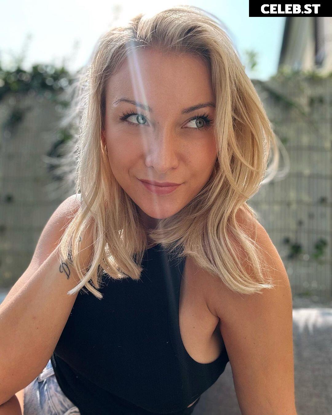Anna-Carina Woitschack Image 1940355