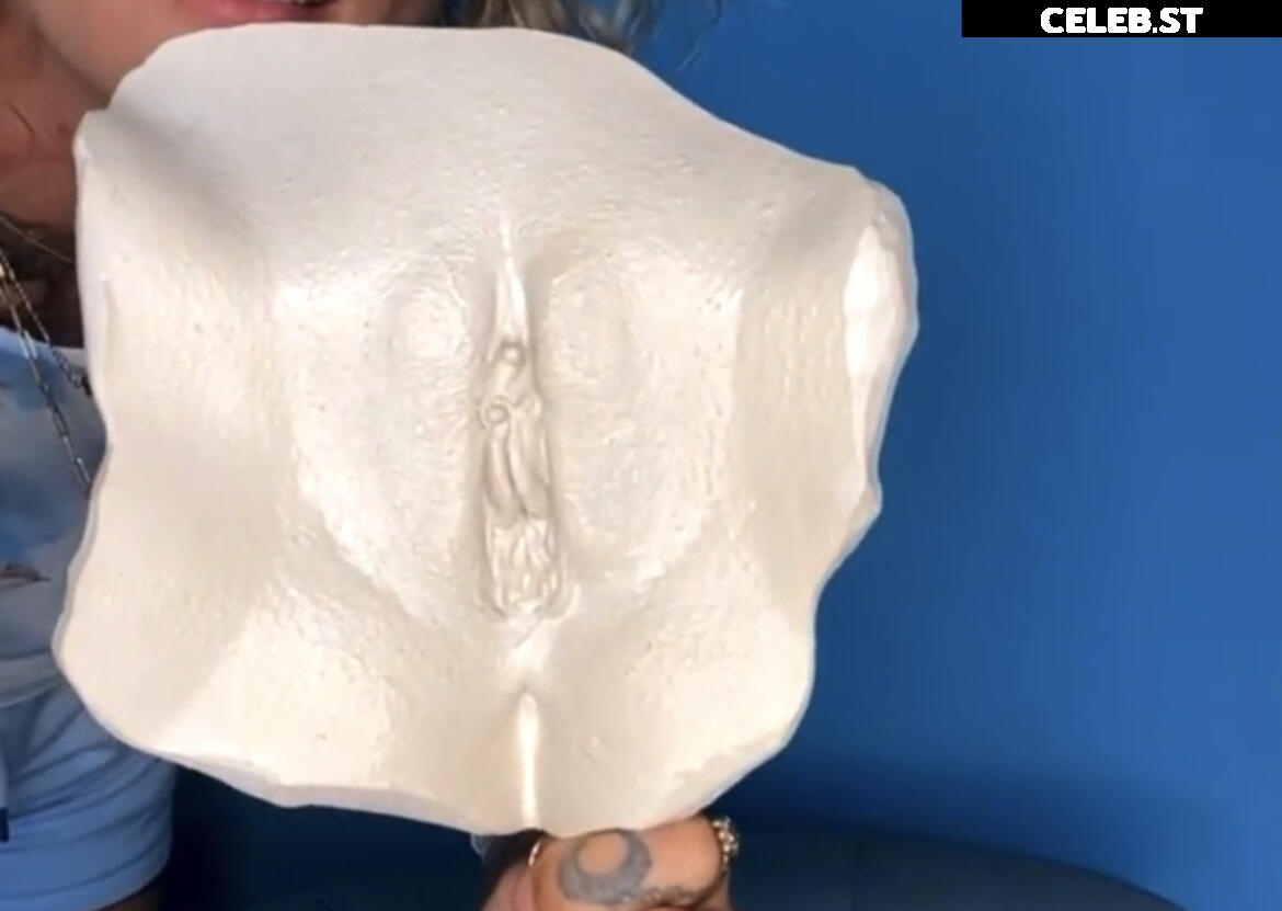 Jennifer Weist Image 1949766