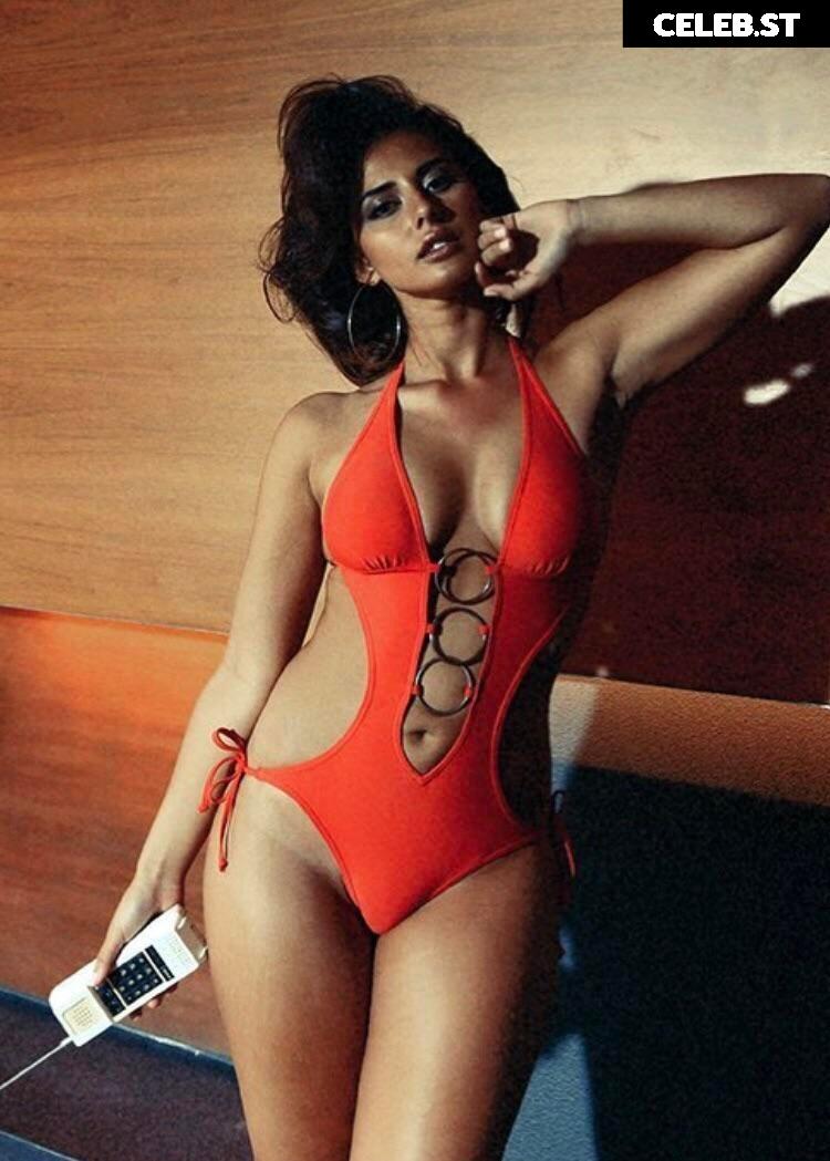 Jana Azizi Image 1948524