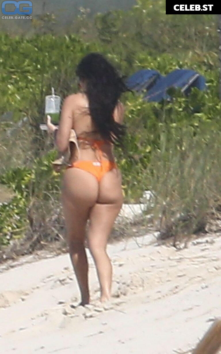 Kourtney Kardashian Image 1948319