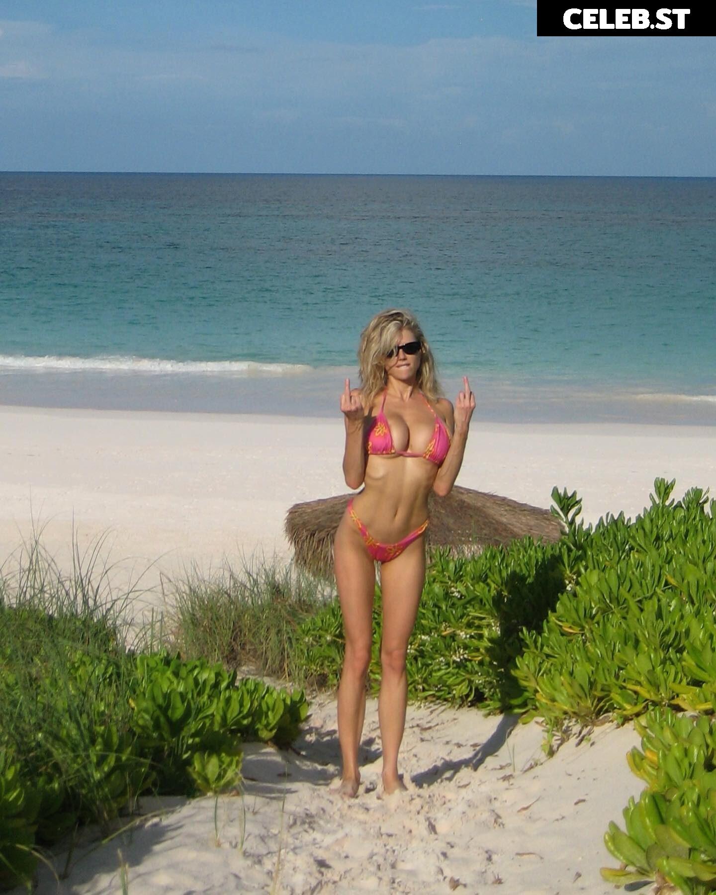 Charlotte McKinney Image 1948305