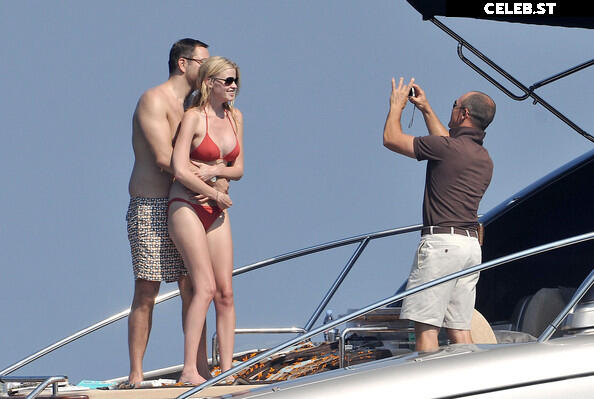 Lara Stone Image 1948905