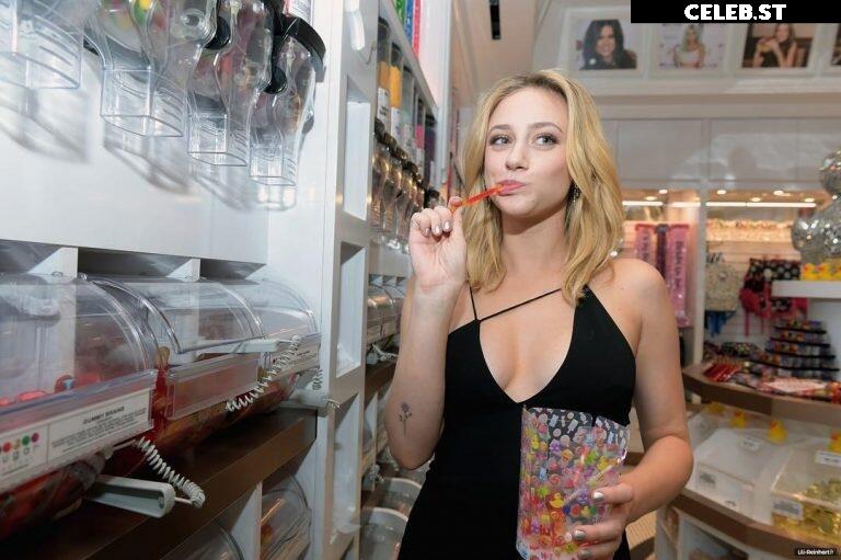 Lili Reinhart Image 1935813