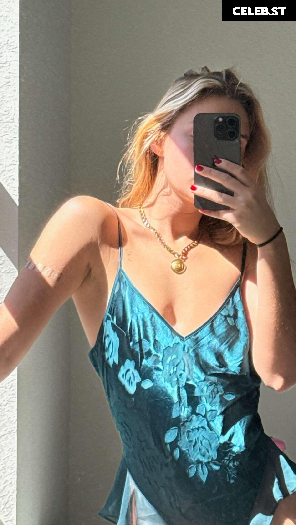 Olivia Ponton Image 1936654