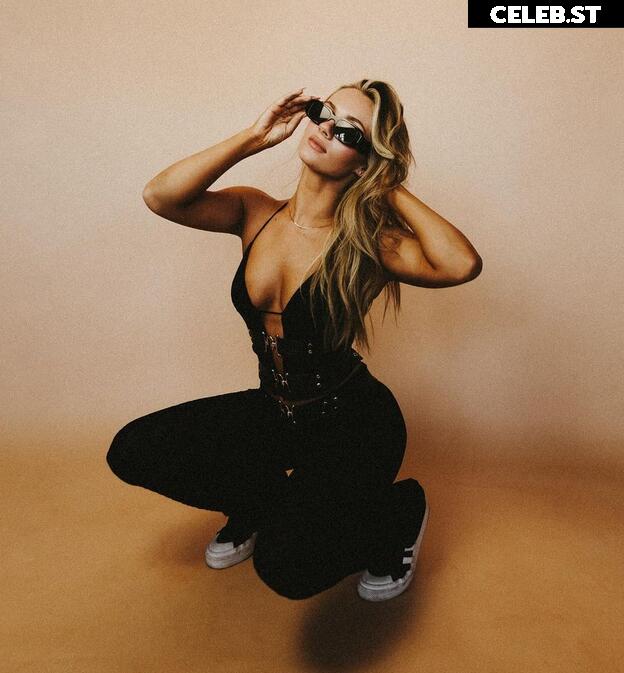 Anna Jay Image 1936190