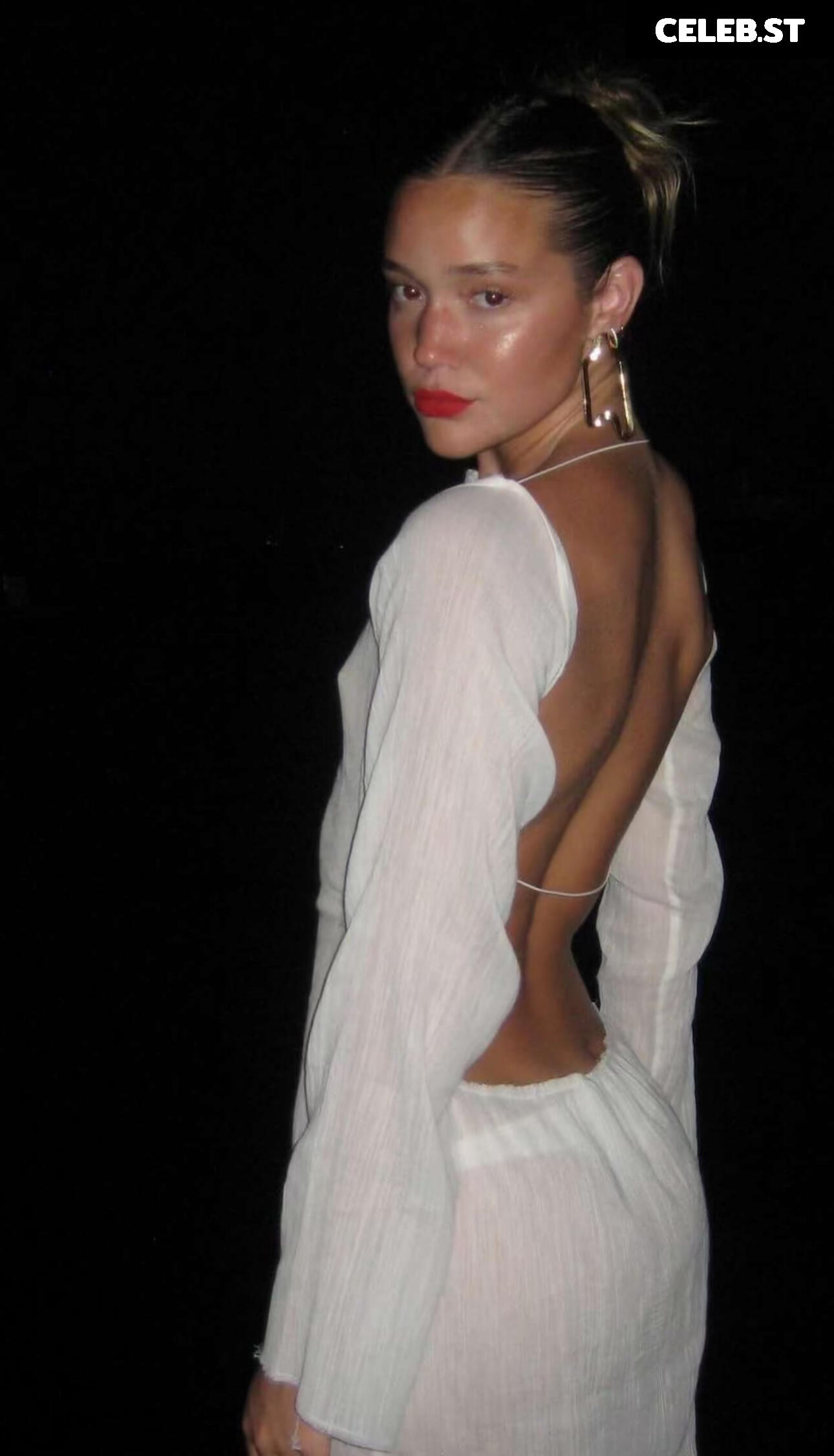 Olivia Ponton Image 1936912