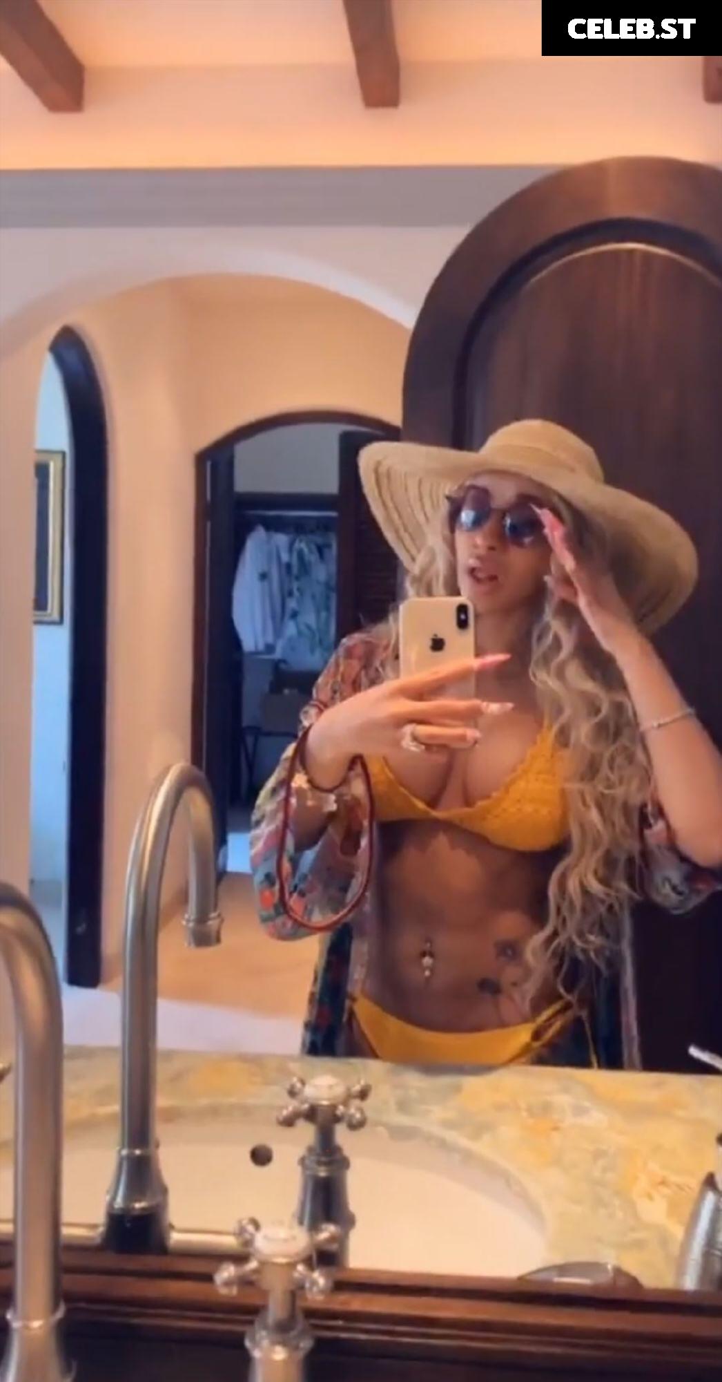 Cardi B Image 1936923