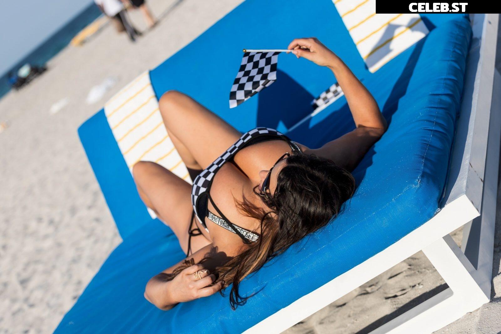 Claudia Romani Image 1937705