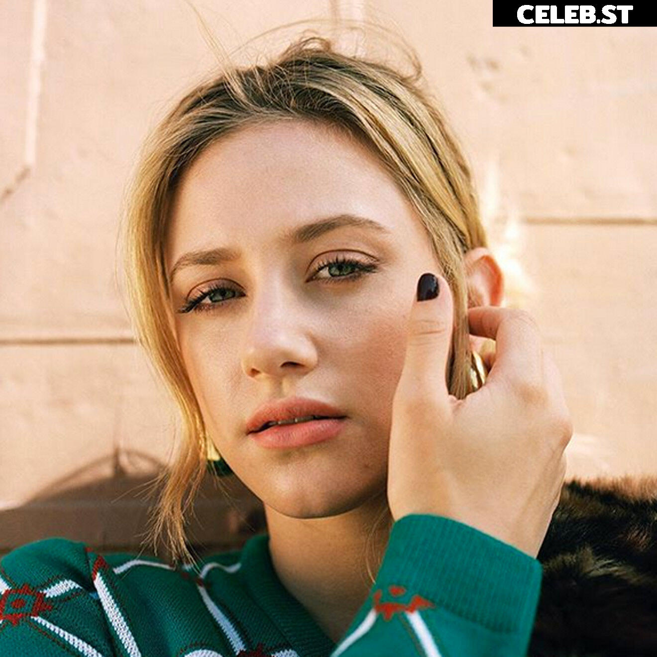 Lili Reinhart Image 1934855