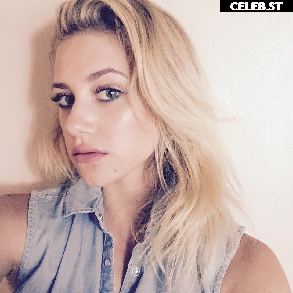 Lili Reinhart Image 1934872