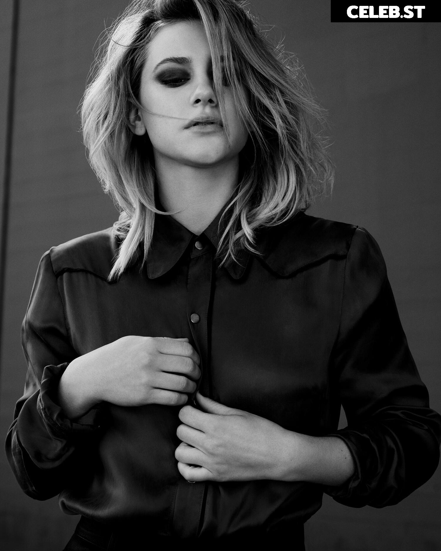 Lili Reinhart Image 1934715