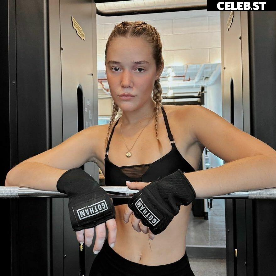 Olivia Ponton Image 1932120