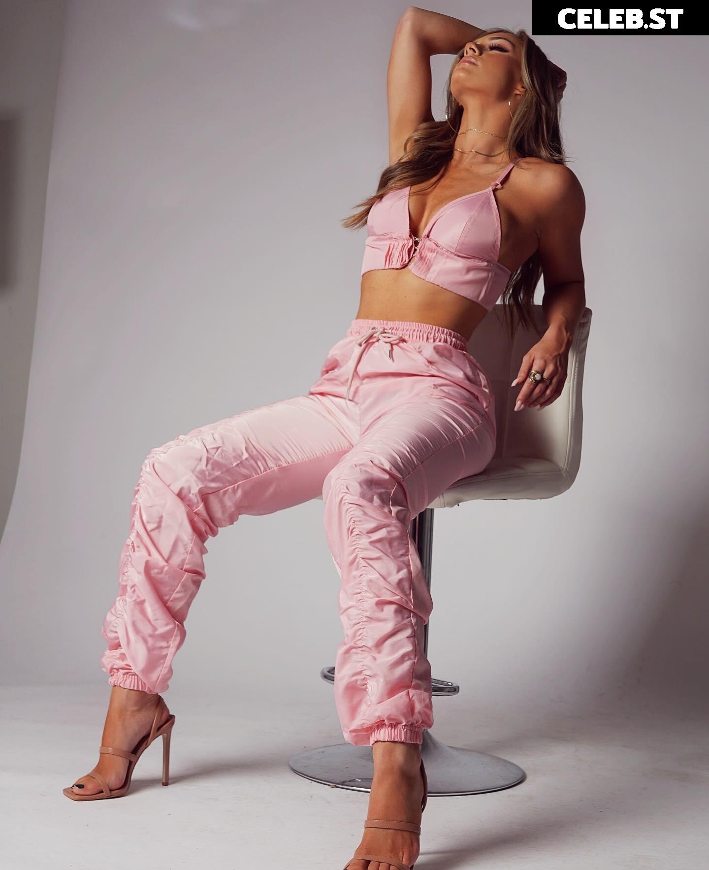 Anna Jay Image 1933552