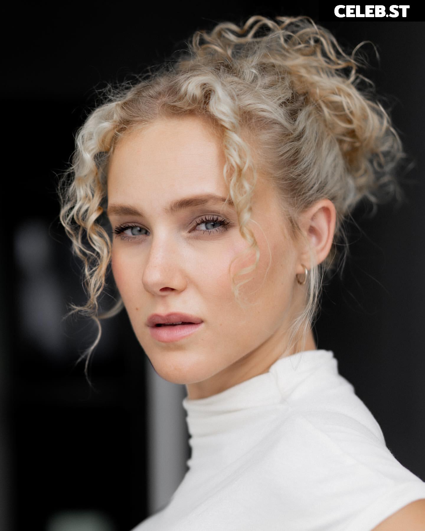 Pauline Angert Image 1933517